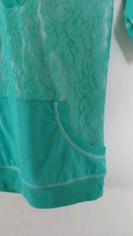 Camiseta com capuz 12anos – photo 5